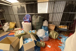 Phát hiện hai cơ sở tái chế khẩu trang y tế