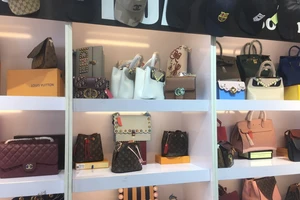 Phát hiện cửa hàng bán 900 sản phẩm giả thương hiệu nổi tiếng