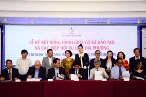 Khách sạn hạng sang 'đau đớn nhìn đàn chim thành đạt bay đi' 