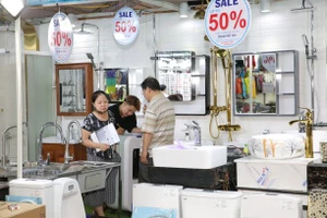 Giảm giá khủng 49% tại hội chợ 'Thỏa sức mua, đua sức sắm' 