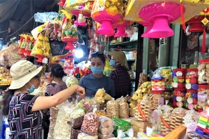 Người dân sợ dịch, chợ ngày đưa ông Táo về trời yên ắng