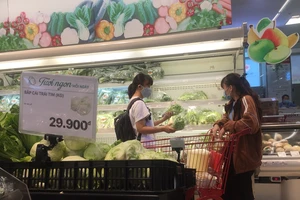 TP.HCM doanh thu bán lẻ dịch vụ đạt hơn 456 ngàn tỉ đồng