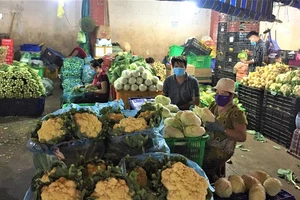 Chợ đầu mối Hóc Môn thông báo bán hàng qua điện thoại