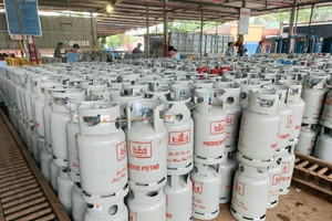 Giá gas lại tăng sốc, lên gần 430.000 đồng/bình