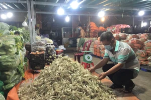 Chợ đầu mối Hóc Môn tiếp tục kéo dài thời gian đóng cửa