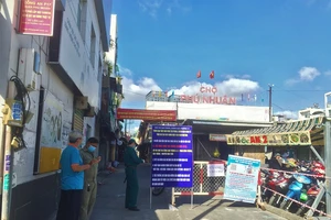 Bố trí phòng cách ly tạm thời ở chợ khi có người nghi mắc COVID-19