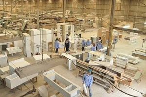 Gần 100% nhà máy của doanh nghiệp gỗ tại TP.HCM dừng hoạt động