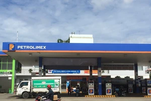 Tìm cách hỗ trợ tiêu thụ xăng dầu thành phẩm sản xuất trong nước