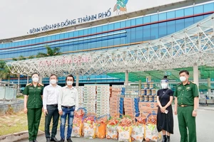 Hơn 6.500 sản phẩm dinh dưỡng đến với trẻ em ở 40 bệnh viện dã chiến 