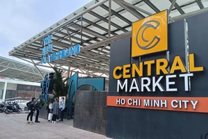 Chợ ngầm dưới lòng đất tại TP.HCM đìu hiu ngày cuối tuần