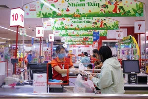 Mua sắm Tết tăng tốc, siêu thị TP.HCM điều chỉnh thời gian mở cửa
