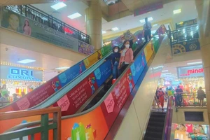 Vì COVID-19, tiểu thương An Đông Plaza xin gia hạn sạp một năm 