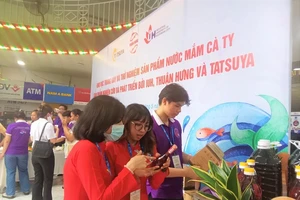 Trường đại học công nghiệp TP.HCM cùng doanh nghiệp ra mắt nước mắm truyền thống Cà Ty