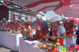 999 gia đình Việt Nam cùng nấu mâm cơm 3 miền