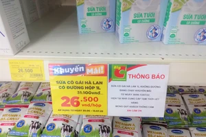 Khách bất ngờ vì một số siêu thị giới hạn mua sữa