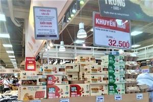 Bất ngờ siêu thị giới hạn chỉ được mua 1 giỏ trứng gà, 2 khay bia