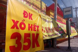 Bánh trung thu xổ hết giá 35.000 đồng/cái