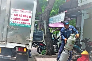 Giá gas tiếp tục giảm mạnh hơn 18.000 đồng/bình