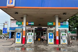 1 trong 9 cửa hàng của 1 công ty chính thức hết hàng và nghỉ bán từ 12-10.