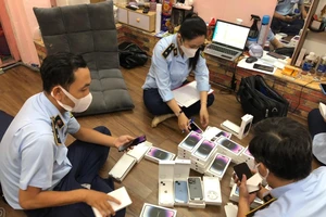 Quản lý thị trường TP.HCM thông báo bán lô Iphone 14 hơn 1,4 tỉ đồng