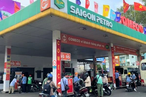  Nhập khẩu xăng dầu tiếp tục tăng mạnh