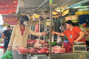 Người chăn nuôi heo tiếp tục thua lỗ