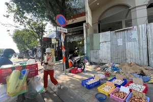 1 tháng nhận 11 thông báo tăng giá xi măng, sắt thép 