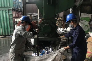 TP.HCM tiêu hủy gần 21.000 bao thuốc lá lậu