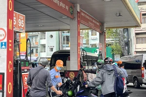 Giá dầu diesel tăng hơn 400 đồng/lít