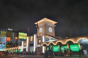 Thắp sáng chợ Bến Thành chào mừng lễ Quốc khánh 2-9