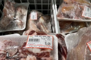 Thịt heo đông lạnh bán ở siêu thị. ẢNH: TÚ UYÊN