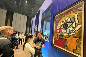 Công nghệ NFT giúp khách hàng truy xuất nguồn gốc sản phẩm, quyền sở hữu. ẢNH: TÚ UYÊN