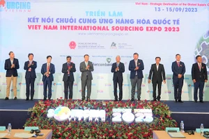 Lãnh đạo Bộ Công thương, UBND TP.HCM tại lễ khai mạc 