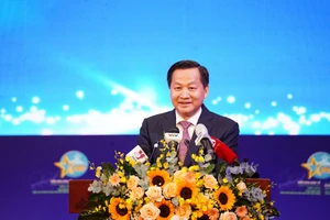 Phó thủ tướng Lê Minh Khái phát biểu tại diễn đàn kinh tế TP.HCM năm 2023