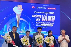 Lãnh đạo Sở Công thương TP.HCM cùng các chuyên gia tại lễ phát động