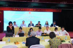 Đấu giá thành công, 8 công ty được giao nhập khẩu 107.000 tấn đường