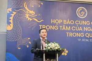 Lãnh đạo Sở Công thương TP.HCM chia sẻ thông tin tại buổi họp báo. ẢNH: TÚ UYÊN