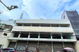 Nhiều mặt bằng không có khách thuê. ẢNH: TÚ UYÊN