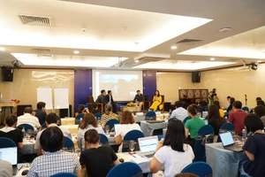 Nhiều công ty phải 'bán đứt mình' là rất đáng lo 