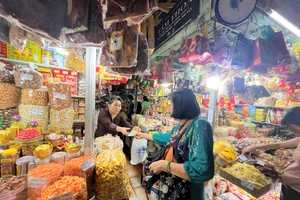 Khách đến chợ truyền thống mua sắm giảm mạnh, có ngành giảm đến 60%