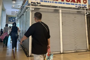 Tiệm vàng tạm nghỉ bán có bị xử phạt?