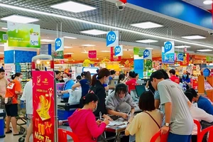 Lễ 30-4, khách đến siêu thị vui chơi, mua sắm tăng 200% 