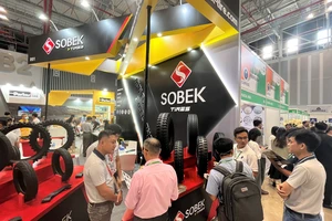 Khách tham quan triễn lãm năm 2023. Ảnh: TÚ UYÊN