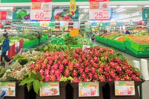 Siêu thị xuất khẩu lô thanh long đầu tiên sang Mỹ thành công, lô thứ hai trục trặc 