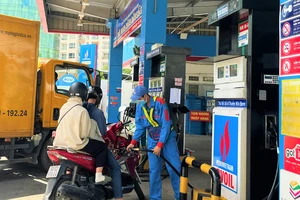 Tháng 7 chỉ số giá xăng tăng 3,56% Ảnh: TÚ UYÊN