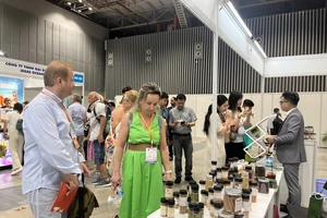 Khách tham quan tại chuỗi sự kiện Kết nối chuỗi cung ứng hàng hóa quốc tế tại TP.HCM năm 2024. Ảnh: TÚ UYÊN
