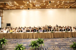 Ông Võ Văn Hoan, Phó Chủ tịch UBND TP.HCM chủ trì đối thoại