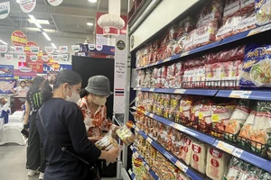 Nâng mức giảm trừ gia cảnh để người dân thoát cảnh 'thắt lưng buộc bụng'