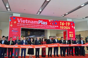 Lễ khai mạc triển lãm VietnamPlas 2024. Ảnh: TÚ UYÊN