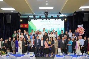 CEO thành đạt kể chuyện ôm nợ 100 cây vàng, ước ao trở thành xe ôm